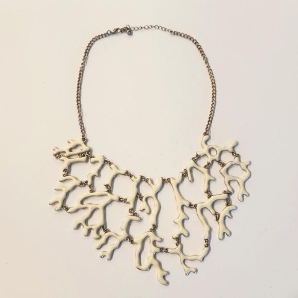 SALE$6*or2for$10.* White and Gold Necklace - Picture 3 of 5